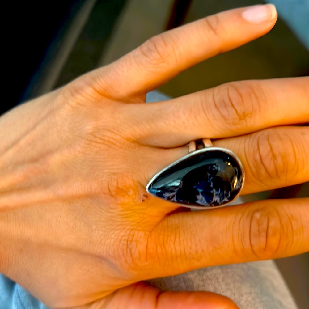 Beautiful ring size 7.5